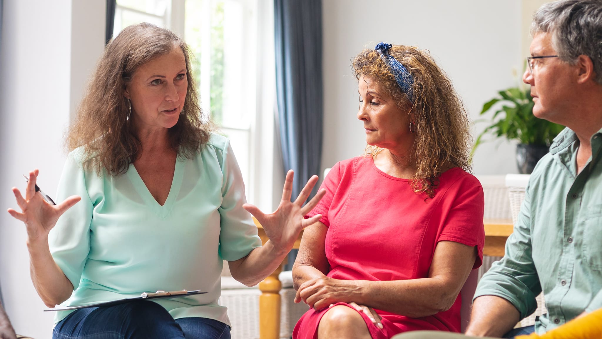 Informations-Nachmittage für Angehörige: Wissen, Austausch, Unterstützung